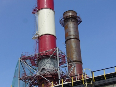 Маркировочная раскраска дымовых труб для «РН-Юганскнефтегаз»